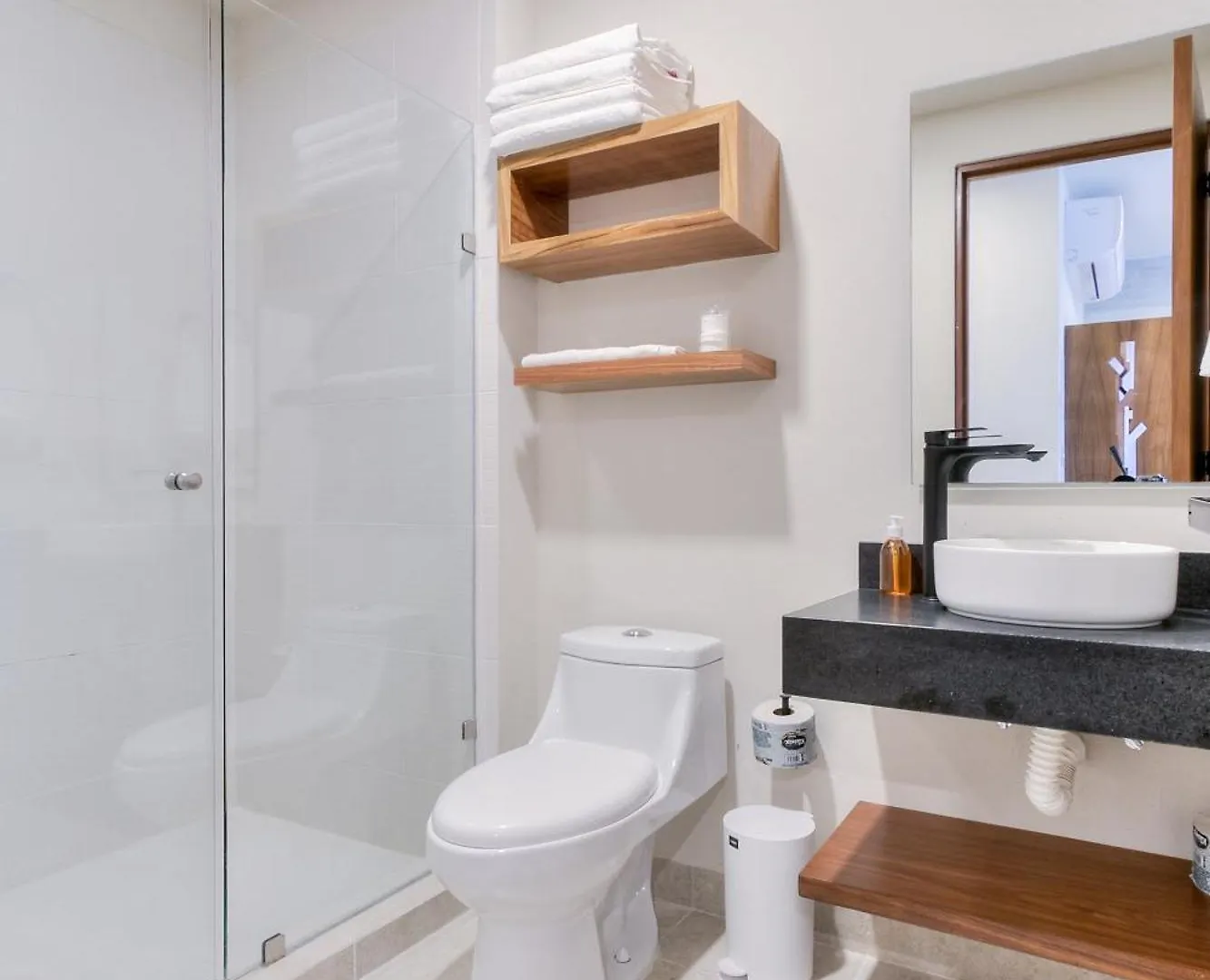 Centrally Located Apartment With Pool, Gym, Coworking And Wifi Cancún Mexico