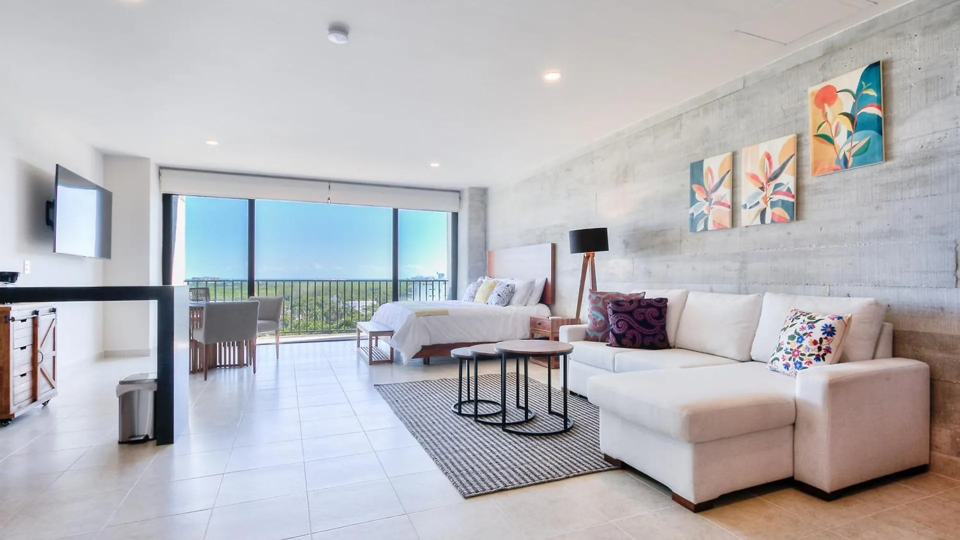 Centrally Located Apartment With Pool, Gym, Coworking And Wifi Cancún Mexico