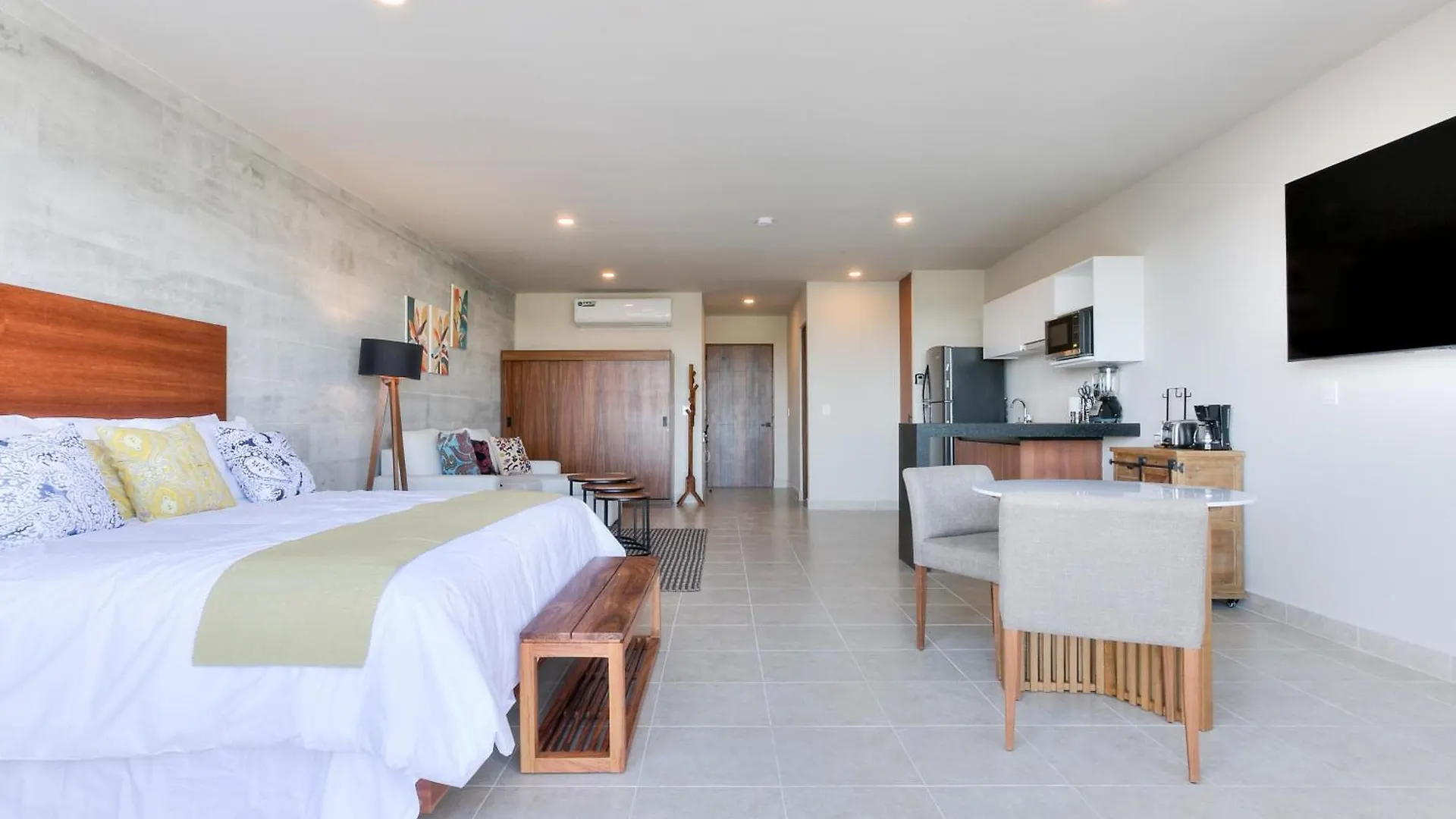 Centrally Located Apartment With Pool, Gym, Coworking And Wifi Cancún Mexico