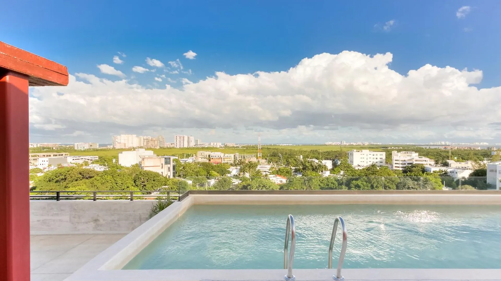 Centrally Located Apartment With Pool, Gym, Coworking And Wifi Cancún